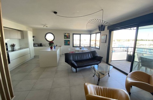Le Port Apartment | Luxury 4-star apartment with air conditioning and parking in Canet-Plage