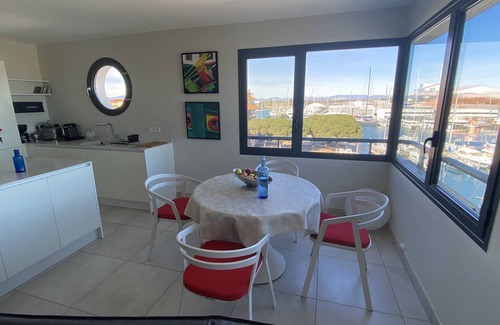 Le Port Apartment | Luxury 4-star apartment with air conditioning and parking in Canet-Plage