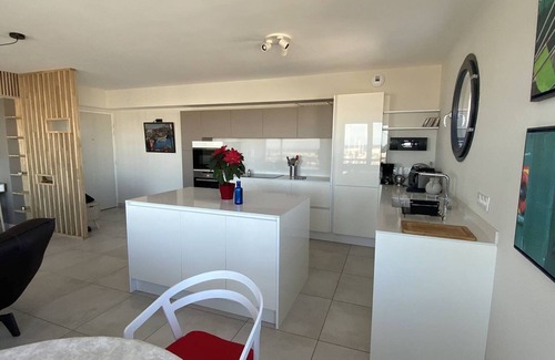 Le Port Apartment | Luxury 4-star apartment with air conditioning and parking in Canet-Plage