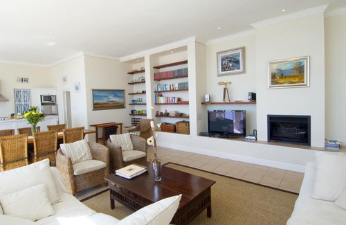 Simon's Town Villa | Luxury 4-star Villa in Simon's Town, South Africa; Superb Sea View