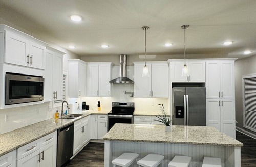 Augusta House | Luxury 4B/4.5b Home, EV Charger, deck by MCG #2