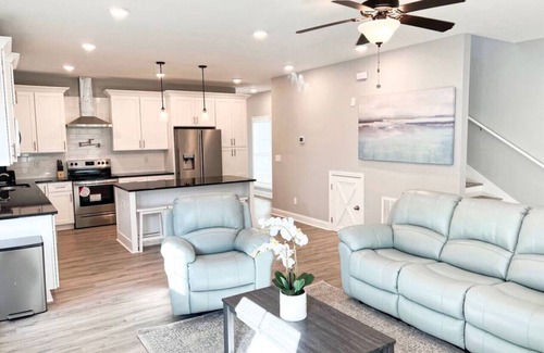 Augusta House | Luxury 4B/4.5b Home, EV Charger, deck by MCG #3