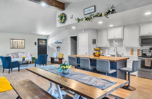 Ardmore House | Luxury 4bed 2bath hot tub in the heart of Ardmore