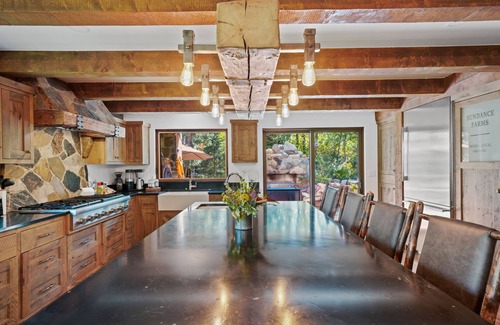 Sundance House | Luxury 4BR 3-Floor Sundance Home. Views. Hot Tub. pets Jeep Gladiator at airport