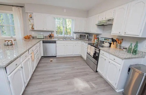 Salisbury House | Luxury 4BR Retreat Haven
