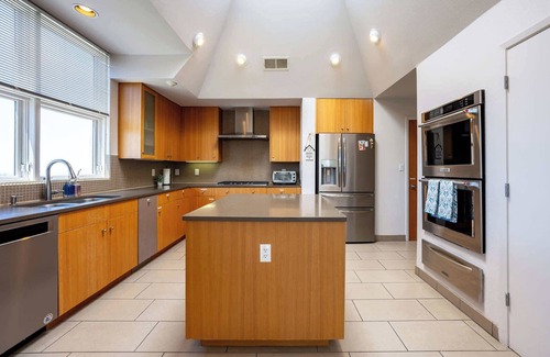 Sandia Heights South House | ‼️Luxury 4BR Retreat w/Mountain views