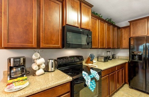 Thousand Oaks Villa | Luxury 4BR Retreat w/Pool, Game Room & Close to Disney Attractions