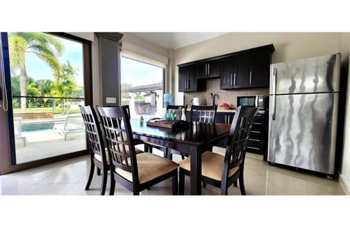 Playa Blanca House | Luxury 4BR Villa + Guesthouse & Pool @Buenaventura