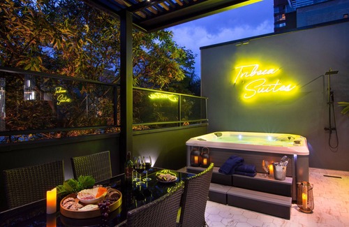 Zona Rosa Villa | Luxury 4BR Villa with Rooftop and Jacuzzis on Lleras Park