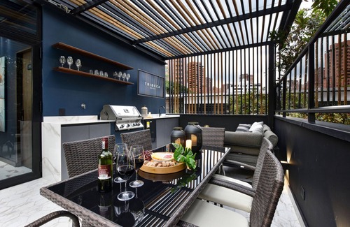 Zona Rosa Villa | Luxury 4BR Villa with Rooftop and Jacuzzis on Lleras Park