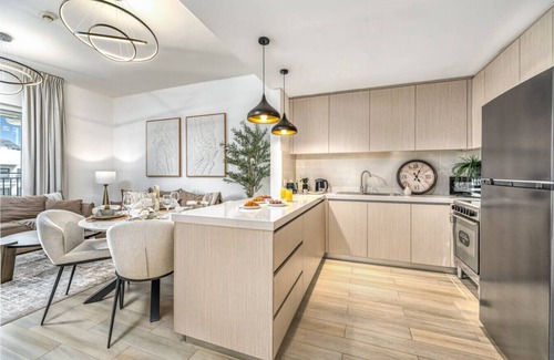 Abu Dhabi Apartment | Luxury 4BR, Yas Island by Ferrari World & Yas Mall
