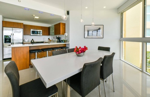 Noord Condo | Luxury 5* 3 bdr Oceanfront condo between both Eagle & Palm Beach!