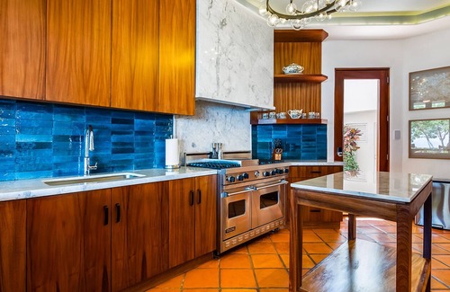 Conchas Chinas House | Luxury 5-7BR Villa, Full Staff, Saltwater Pool!