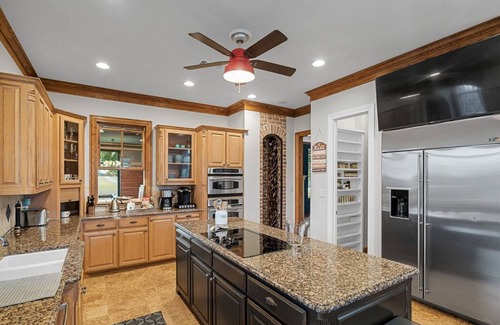 Sanger Villa | Luxury 5 Acre Private Estate on Lake Ray Roberts
