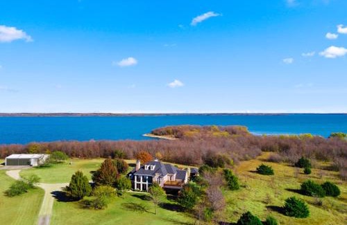 Sanger Villa | Luxury 5 Acre Private Estate on Lake Ray Roberts