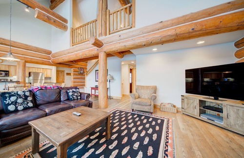 Powder Ridge Cabin | Luxury 5 Bdr/4 Bath Ski in/Ski Out Big Sky Cabin with Hot Tub