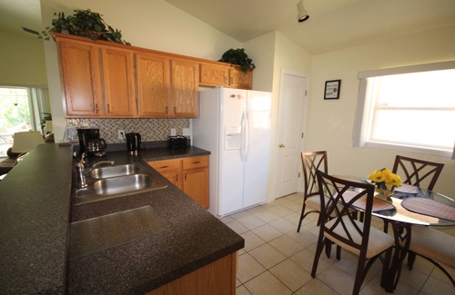 Sandy Ridge Villa | Luxury 5 Bed 3 Bath Villa, South Facing Pool & Spa, Games Room, Quiet Location