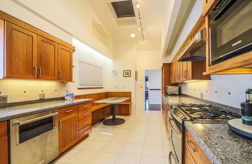 San Luis Obispo House | Luxury 5-bed/4-bath in foothills w/stunning mountain views, close to campus