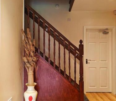 Solihull Apartment | Luxury 5-bed House near NEC & BHX