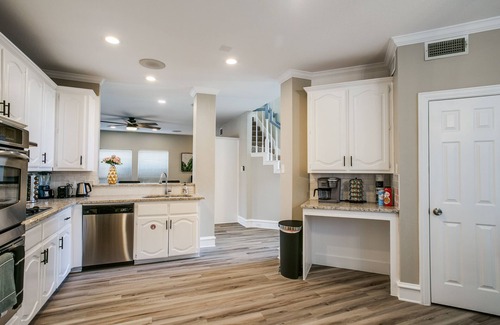 Plano House | Luxury 5 Bedroom, 3.5 Bathroom Heated Pool Hot Tub