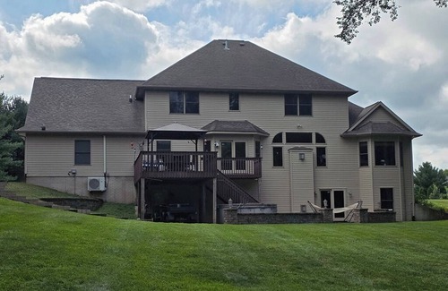 Geneseo House | Luxury 5-bedroom 5000 sq ft house on wooded lot in Geneseo, rec & fitness rooms