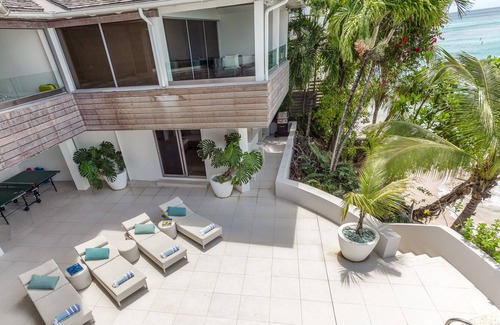Lazaretto Villa | Luxury 5 bedroom Beachfront villa
