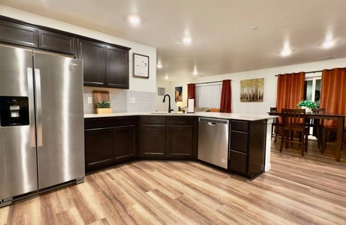Lacey House | Luxury 5 Bedroom Escape in Lacey