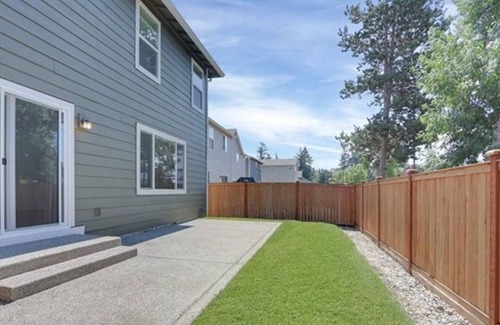 Lacey House | Luxury 5 Bedroom Escape in Lacey
