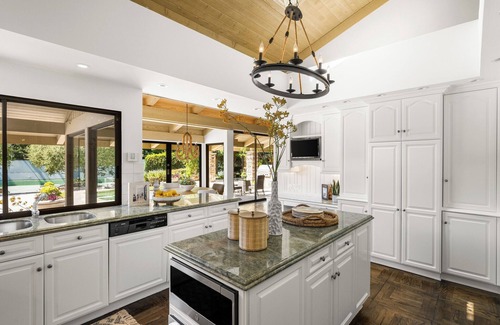 North Tustin House | Luxury 5-bedroom OC estate with US Open surface tennis court near Disneyland