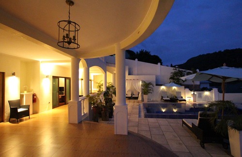 Glacis Villa | Luxury 5 Bedroom Villa