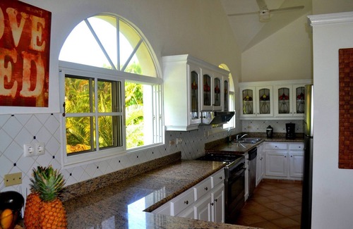 La Mulata Villa | Luxury 5-Bedroom Villa, Guest-Friendly, Free Shuttle Bus, Private Pool