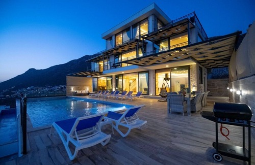 Kas Villa | Luxury 5 bedroom Villa Peaceful location with stunning sea views