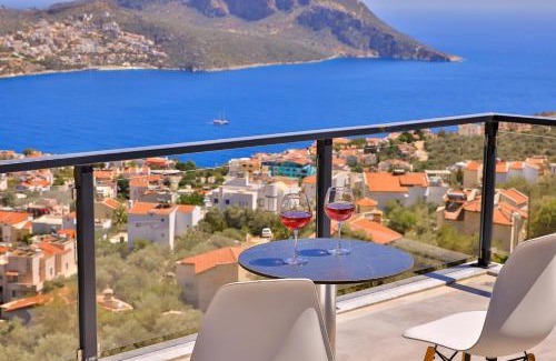 Kalkan Villa | Luxury 5 bedroom villa with heated infinity pool & amazing sea views