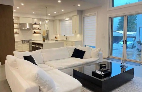 Langley House | Luxury 5 BR home w/pool perfect for a getaway.