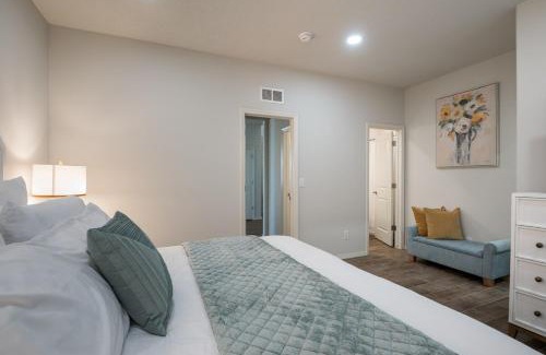 Northeast Heights House | Luxury 5 BR Oasis Movie Room Fenced Yard