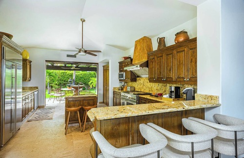 San Jose del Cabo Villa | Luxury 5 BR Ocean View Casa de las Risas w/Pool, Wifi + In-Villa Gym!
