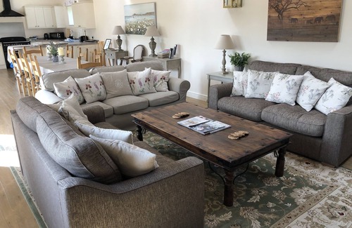 Dorchester House | Luxury 5* Gold Award 4 Bed/Bath ensuite self catering accommodation in Dorset.