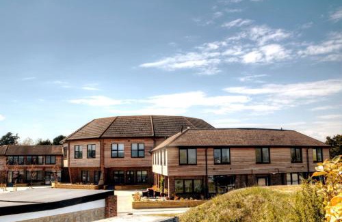 Hayling Island House | Luxury 5* Marina Apartment