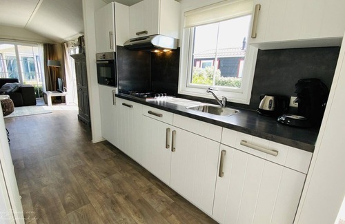 Groot Valkenisse House | Luxury 5-person holiday chalet in Valkenisse 100 meters from the beach
