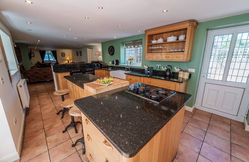 Knott End-on-Sea Cottage | Luxury 5 star cottage with 6 bedrooms and 3 bathrooms