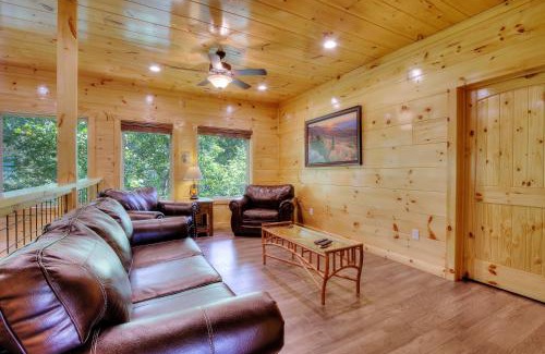 Gatlinburg Apartment | Luxury 5bed/6ba Cabin: Theater, Pool Room, Hottub!