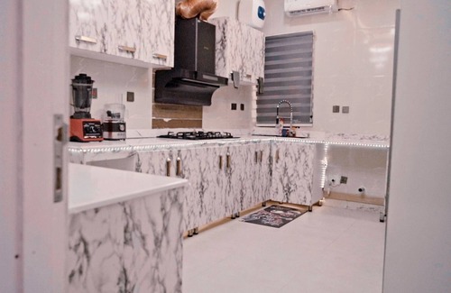 Ofin House | Luxury 5Bed Duplex With Starlink powered wifi Lekki