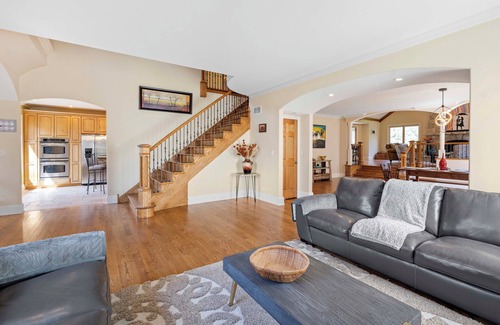 Prospect Heights House | Luxury 5BR/4.5BA 5400 Sq Ft w/Huge Yard+ Prime Suburb+ Game room +Chef's Kitchen