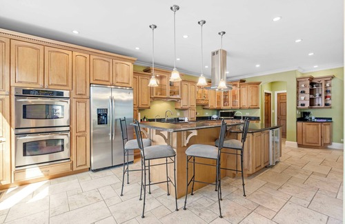 Prospect Heights House | Luxury 5BR/4.5BA 5400 Sq Ft w/Huge Yard+ Prime Suburb+ Game room +Chef's Kitchen
