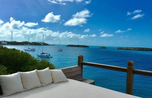 Staniel Cay House | Luxury 5BR,4 Bath. Oceanfront Home with dock in Staniel Cay