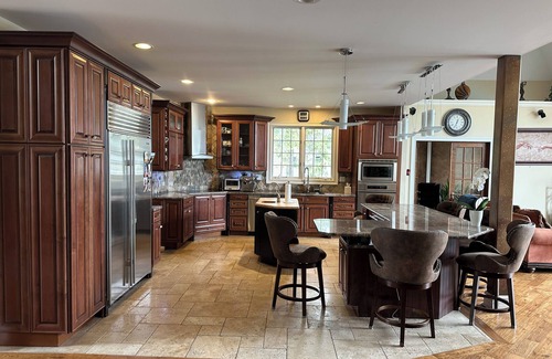 Roselle House | Luxury 5BR Family Getaway – Heated Pool, Hot Tub, Fire pit, Game Room,