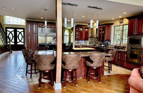 Roselle House | Luxury 5BR Family Getaway – Heated Pool, Hot Tub, Fire pit, Game Room,