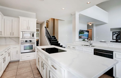Pearland House | Luxury ✨ 5BR Home. PRIVATE 🏝WATERFALL POOL ! 15 Min from Downtown Houston.