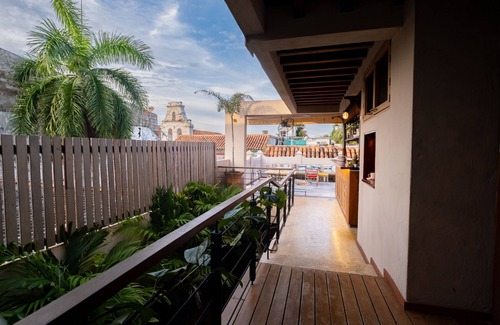 Cartagena Walled City Villa | Luxury 5BR House W Jacuzzi & Pool