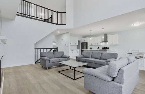 Lambeth House | Luxury 5BR London Escape: Perfect for Families & Groups!